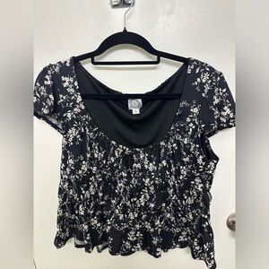 Francesca’s Black & White Floral Top, Size XL